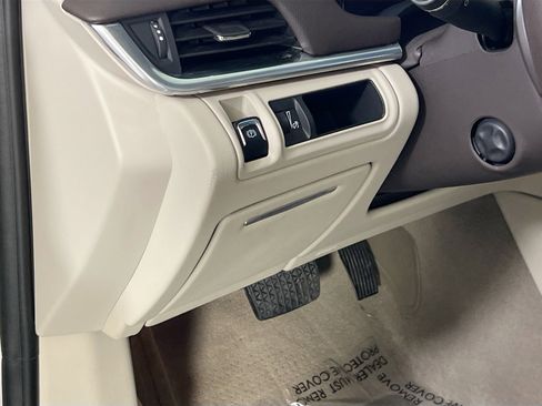 Used 2016 Cadillac XTS Luxury w/ Driver Awareness Package image 10