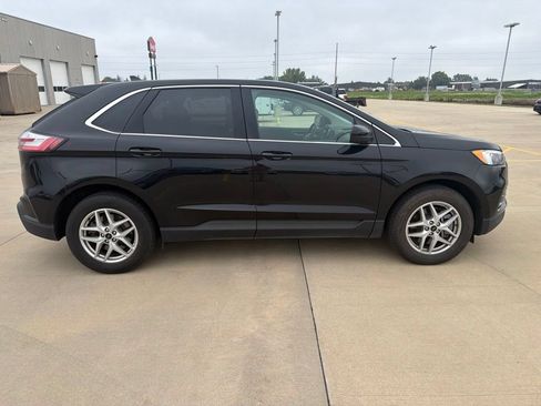 Used 2024 Ford Edge SEL AWD/4WD image 2
