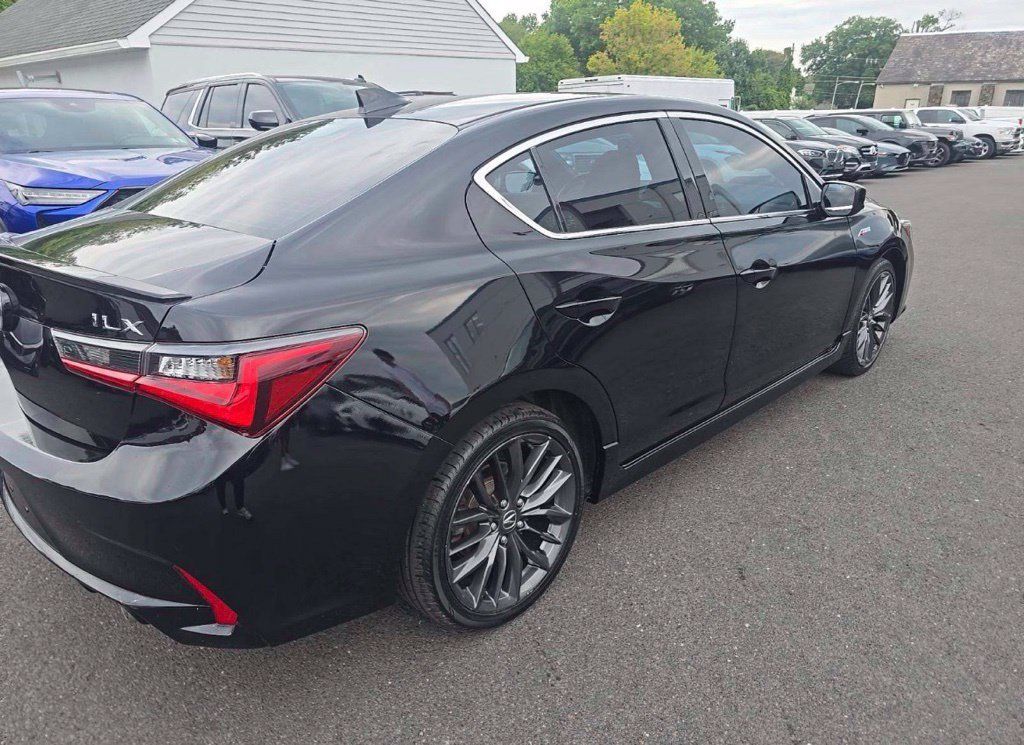 Used 2022 Acura ILX w/ Premium & A-SPEC Package FWD image 4