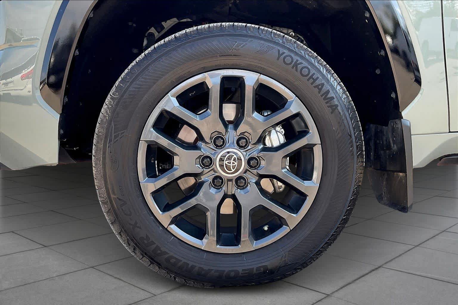 Used 2024 Toyota Tundra Platinum AWD/4WD image 11