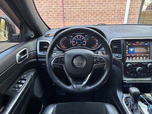 Used 2017 Jeep Grand Cherokee Altitude AWD/4WD image 17