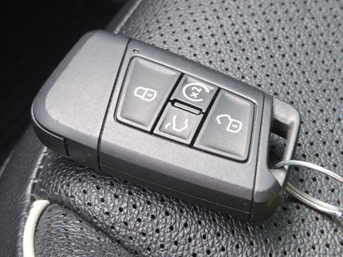 Used 2022 Volkswagen Tiguan SEL R-Line AWD/4WD image 49