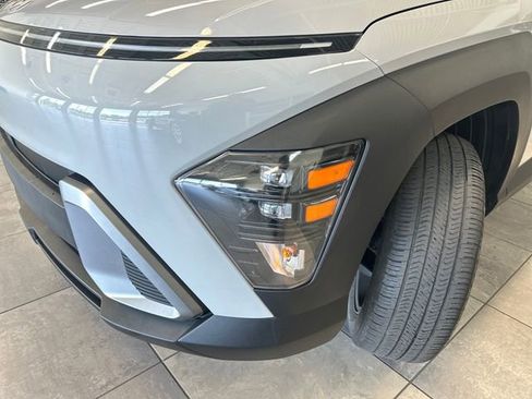 Used 2025 Hyundai Kona SEL AWD/4WD image 16