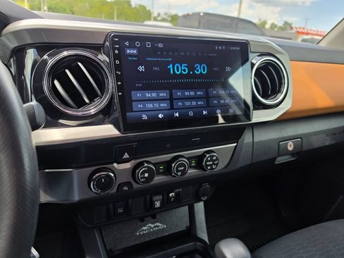 Used 2019 Toyota Tacoma SR5 AWD/4WD image 25