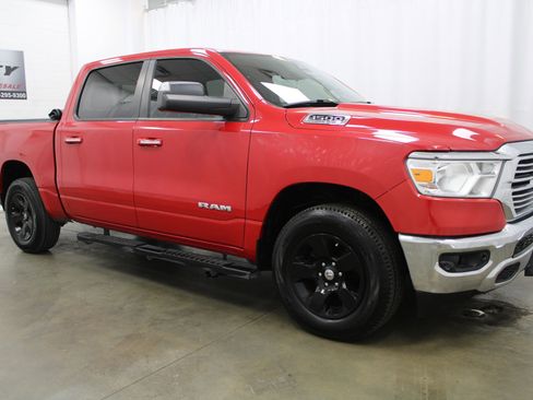 Used 2019 RAM 1500 Big Horn AWD/4WD image 3