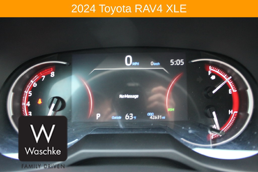 Used 2024 Toyota RAV4 XLE AWD/4WD image 38