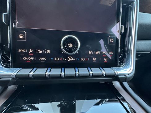 New 2026 GMC Yukon Denali w/ Denali Reserve Package image 18