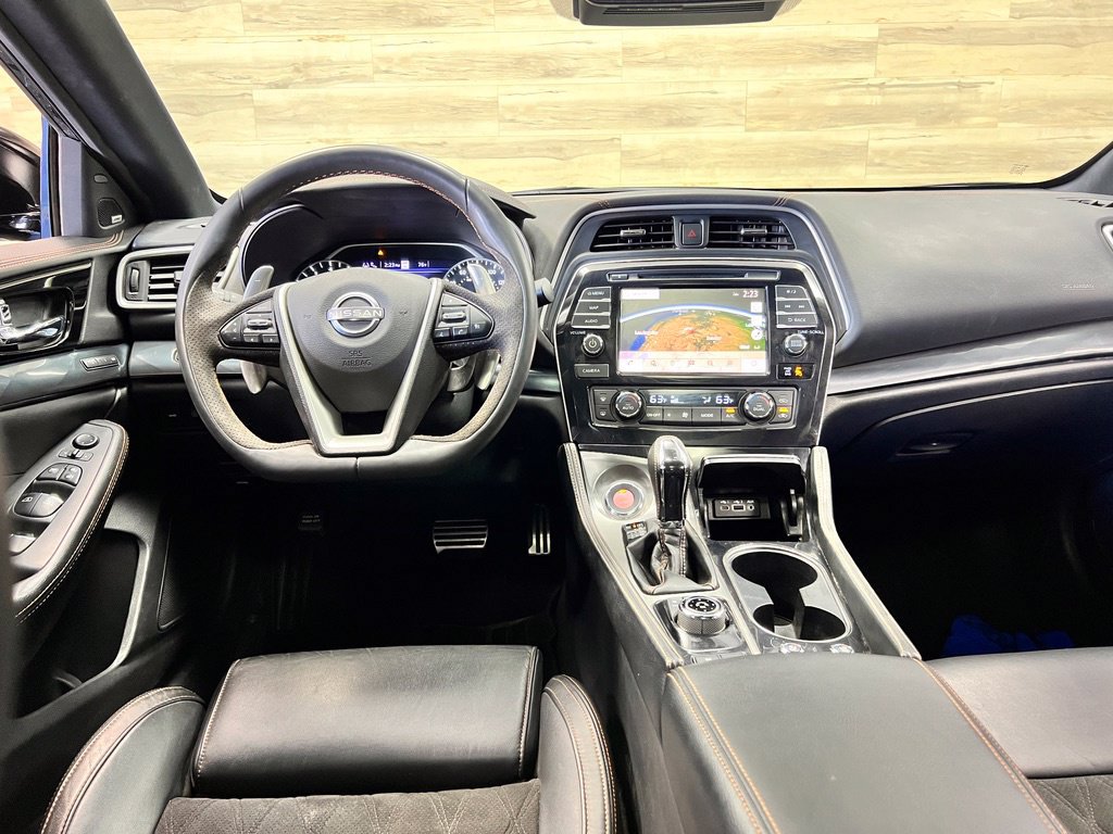 Used 2023 Nissan Maxima SR w/ Sport Mat Group FWD image 2