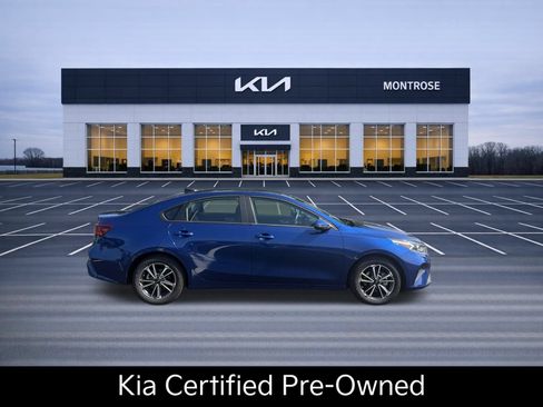 Certified 2022 Kia Forte LXS w/ LXS Technology Package FWD image 4