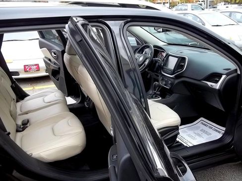 Used 2016 Jeep Cherokee Limited w/ Trailer Tow Group image 9