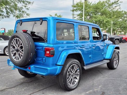 Used 2022 Jeep Wrangler Unlimited Sahara image 9