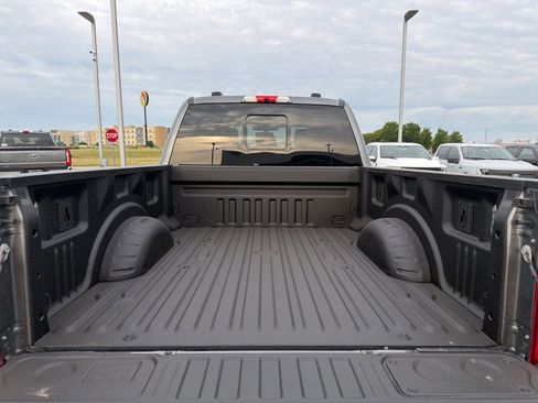 Used 2023 Ford F250 Lariat w/ Lariat Ultimate Package AWD/4WD image 13