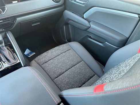 Used 2023 Chevrolet Colorado Z71 w/ Z71 Convenience Package 2 image 23