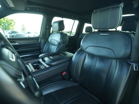 Used 2023 Jeep Grand Wagoneer Series II AWD/4WD image 44