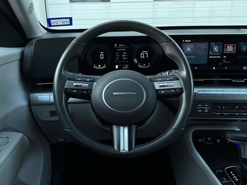 Used 2025 Hyundai Kona SEL image 34