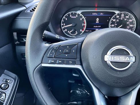 Used 2025 Nissan Sentra SV image 19