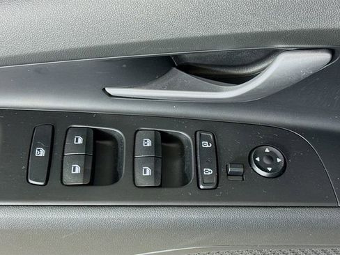 Used 2023 Hyundai Elantra SEL w/ Cargo Package image 12