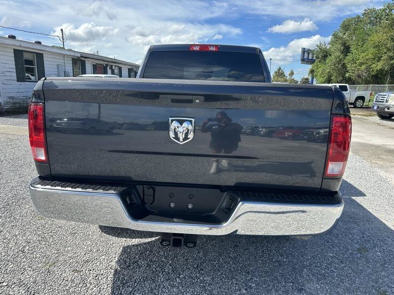 Used 2017 RAM 1500 Tradesman w/ Chrome Appearance Group RWD image 3