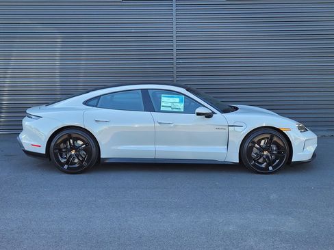 New 2026 Porsche Taycan image 8