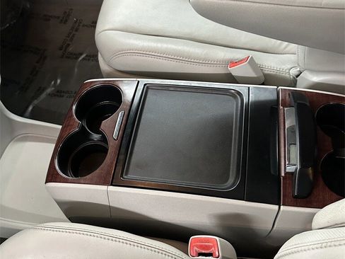 Used 2014 Toyota Sienna XLE image 19