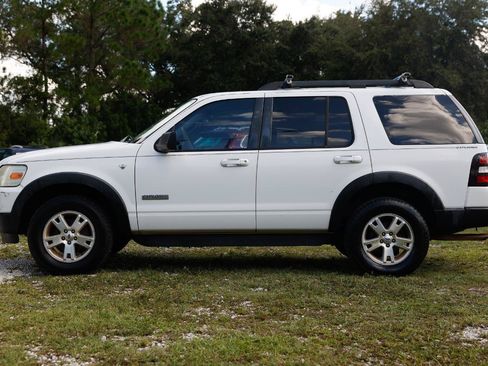 Used 2007 Ford Explorer XLT AWD/4WD image 3