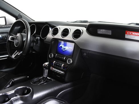Used 2016 Ford Mustang Premium image 25