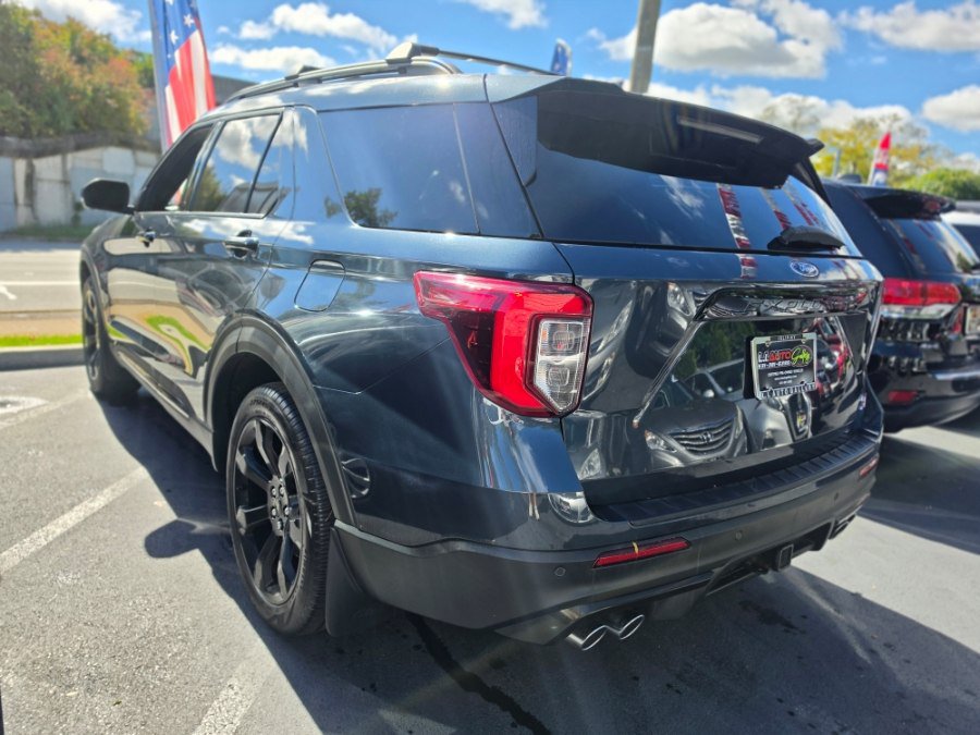 Used 2023 Ford Explorer ST AWD/4WD image 2