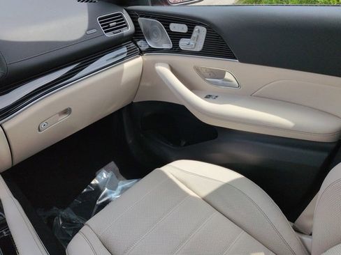 Certified 2024 Mercedes-Benz GLS 450 4MATIC image 17