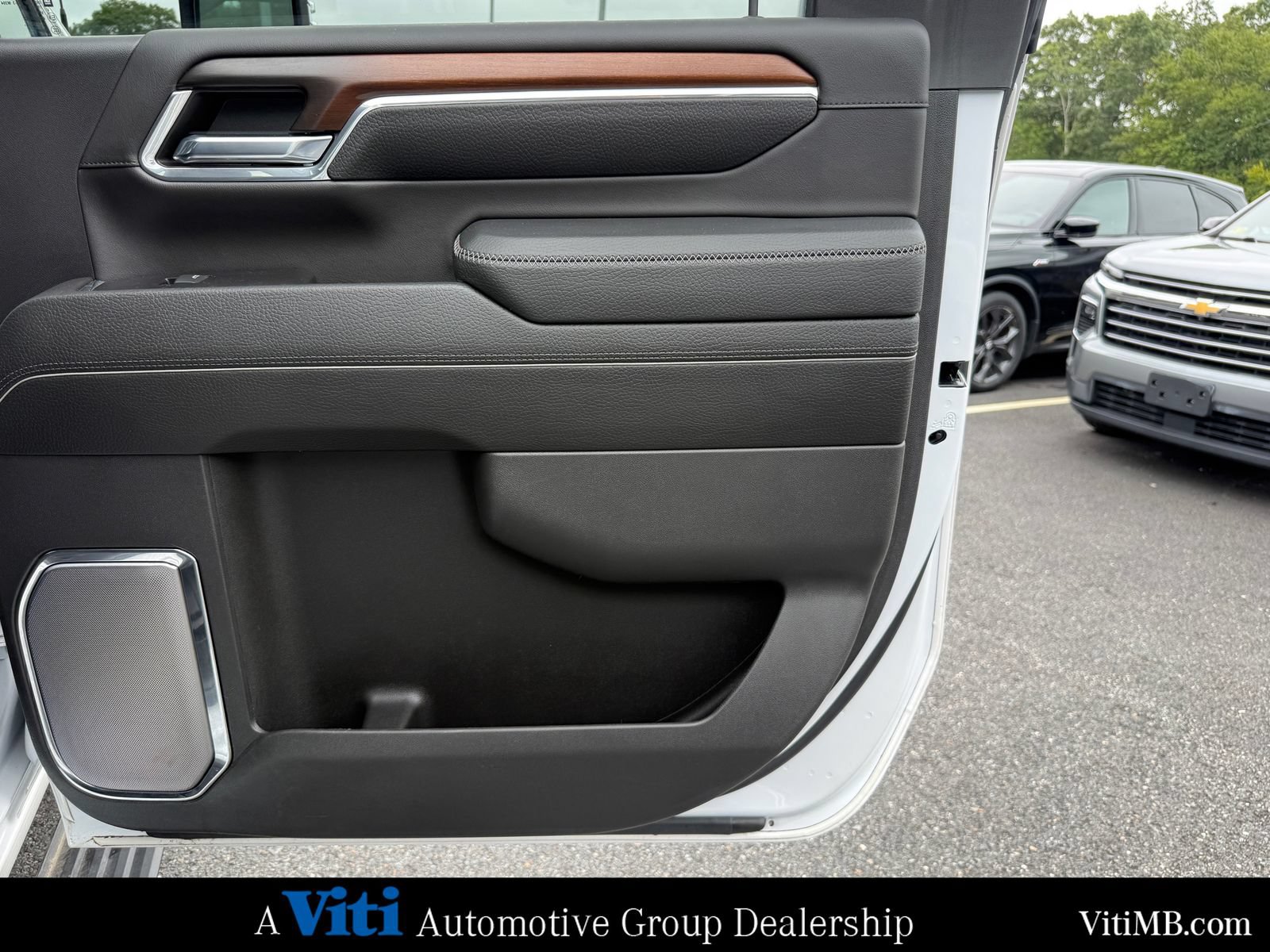 Used 2024 GMC Sierra 2500 Denali w/ Denali Reserve Package AWD/4WD image 25