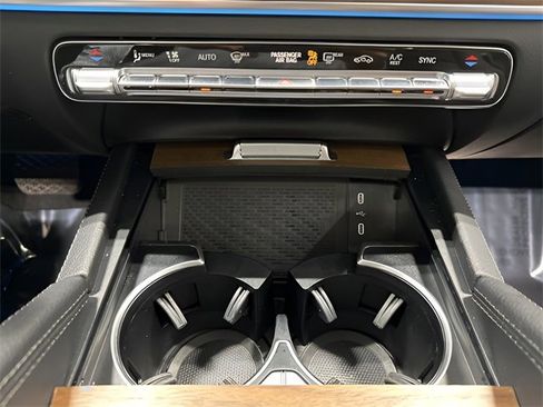 Used 2025 Mercedes-Benz GLE 350 4MATIC image 24