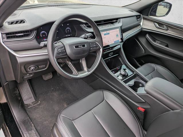 New 2026 Jeep Grand Cherokee Limited w/ Limited Altitude Package AWD/4WD image 3