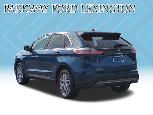 Used 2024 Ford Edge SEL w/ Convenience Package AWD/4WD image 3