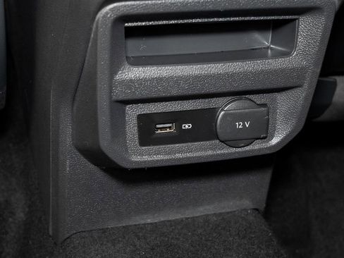 Used 2019 Volkswagen Tiguan SE image 25