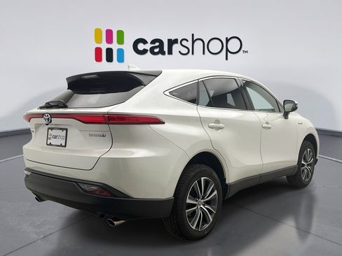 Used 2021 Toyota Venza LE w/ Carpet Mat Package (TMS) image 5