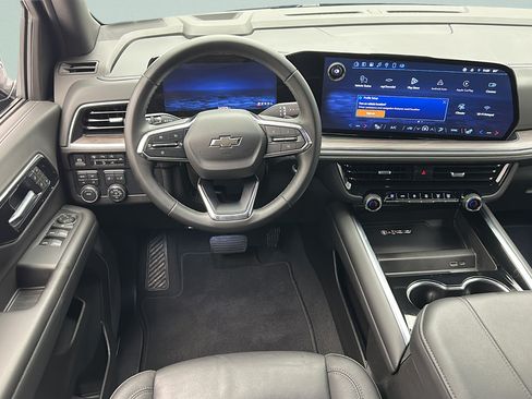 Used 2025 Chevrolet Tahoe Z71 AWD/4WD image 12