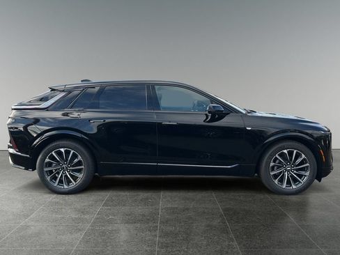 Used 2026 Cadillac Lyriq Sport RWD image 8