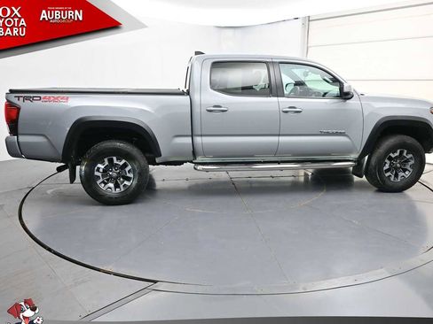 Used 2019 Toyota Tacoma TRD Off-Road w/ Technology Package AWD/4WD image 16
