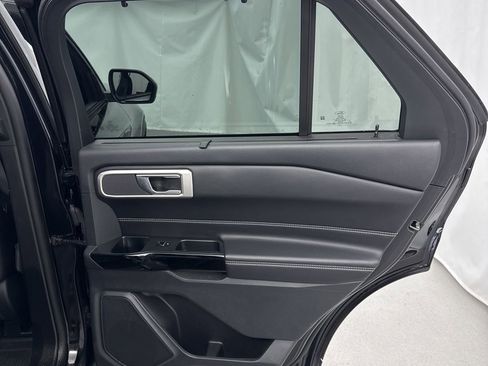 Used 2023 Ford Explorer ST image 39