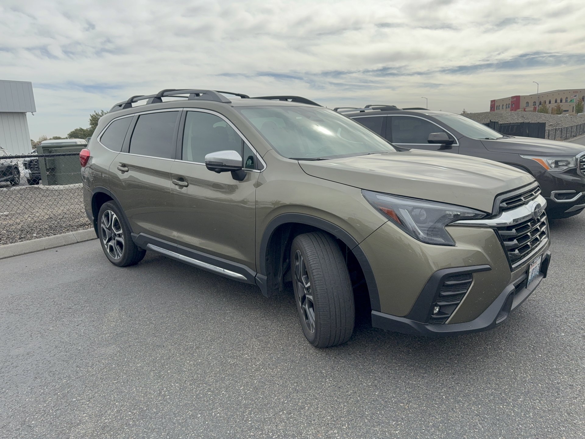 Used 2023 Subaru Ascent Limited w/ Technology Package AWD/4WD image 8