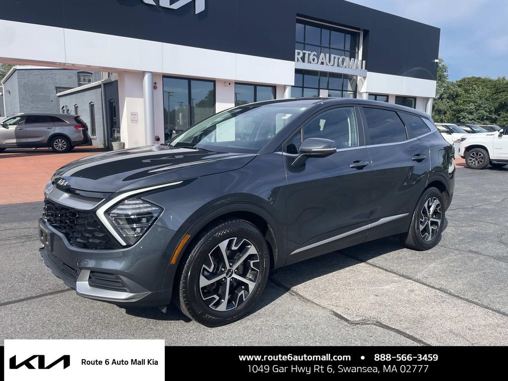 Used 2025 Kia Sportage EX FWD image 1