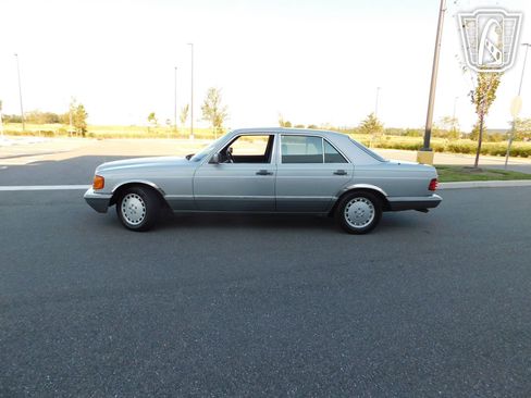 Used 1990 Mercedes-Benz 300 SE image 5