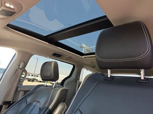 Used 2023 Chrysler Pacifica Limited w/ Uconnect Theater Family Group AWD/4WD image 43