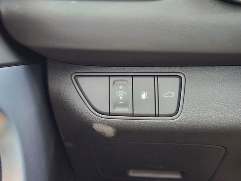 Used 2023 Genesis G70 2.0T image 22