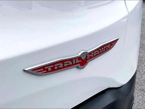 Used 2023 Jeep Renegade Trailhawk AWD/4WD image 21