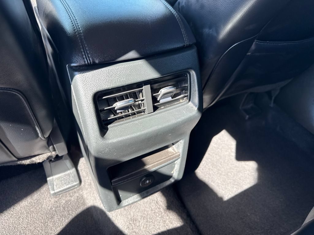 Used 2024 Ford Edge SEL AWD/4WD image 16