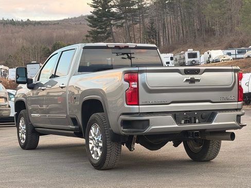 Used 2024 Chevrolet Silverado 2500 High Country w/ High Country Premium Package image 7