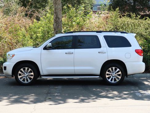 Used 2011 Toyota Sequoia Limited AWD/4WD image 5