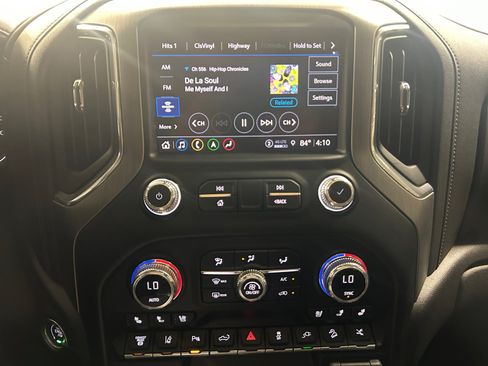 Used 2022 GMC Sierra 2500 Denali w/ Denali Black Diamond Edition AWD/4WD image 18