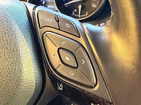 Used 2019 Toyota C-HR Limited image 11