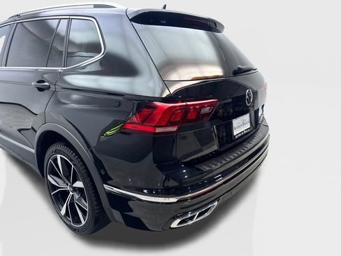 Used 2024 Volkswagen Tiguan SEL R-Line AWD/4WD image 19